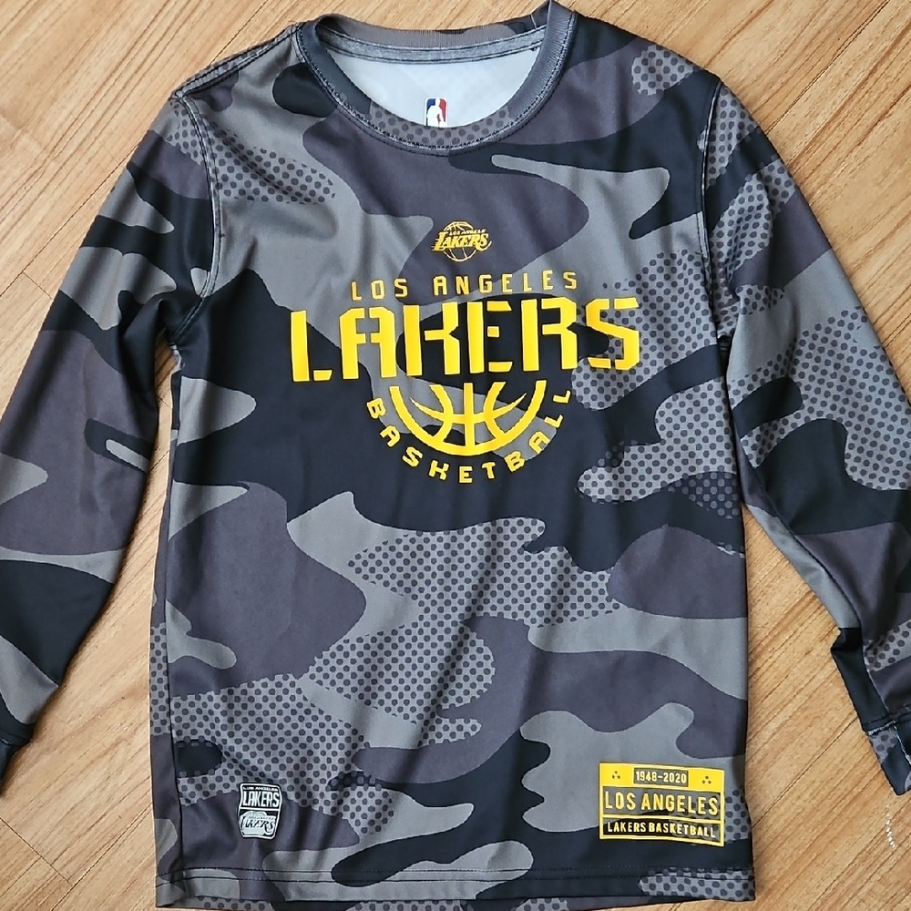 Boys Lakers Long Sleeve Size Medium
